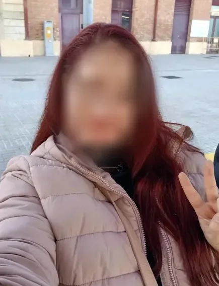 Amira, 34