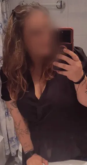 Camilla, 35