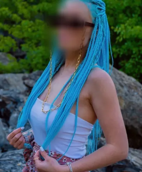 Celina, 33