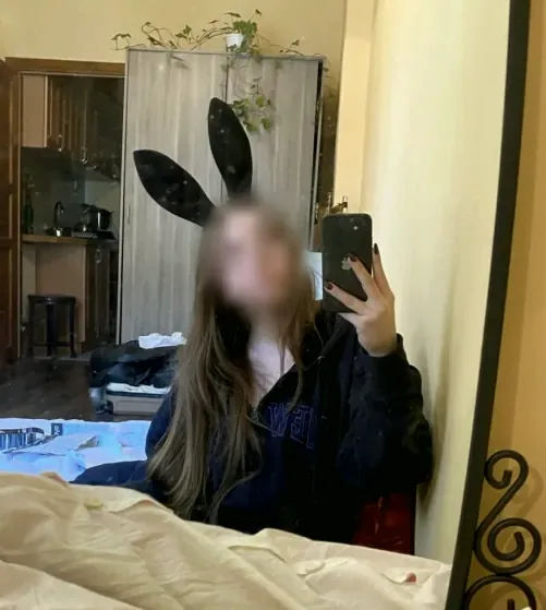 Christina, 19