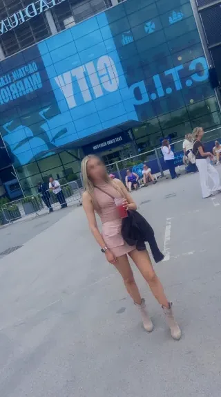 Esther, 28