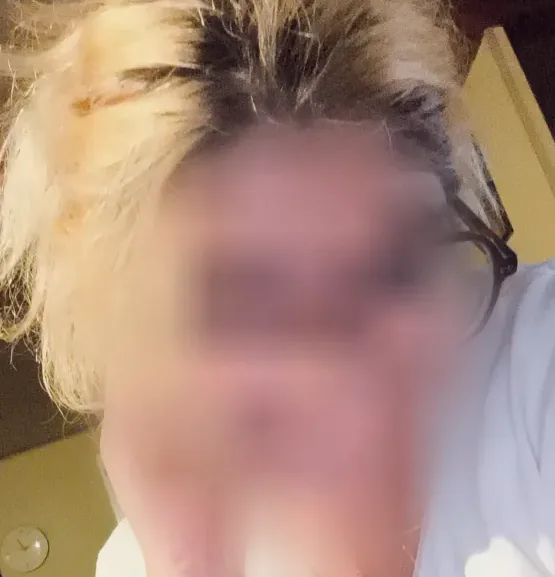 Helena, 35