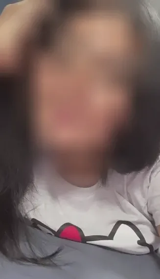 Kamilla, 25