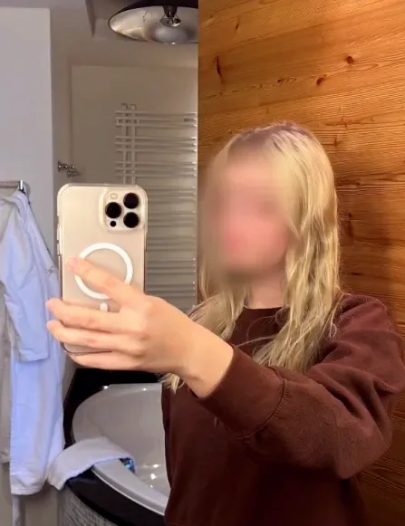 Molly, 20